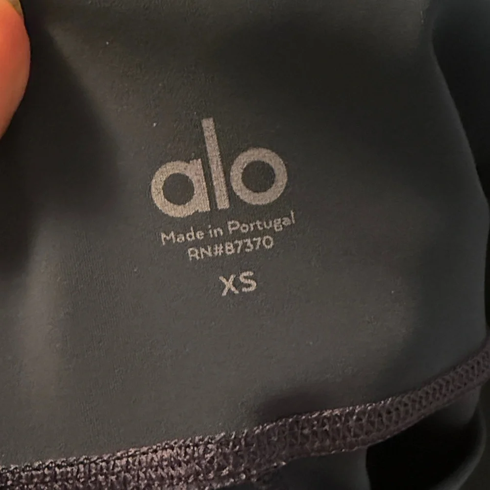 504 Alo Yoga High Waist Ripped Warrior Leggings XS Navy Blue Cutout